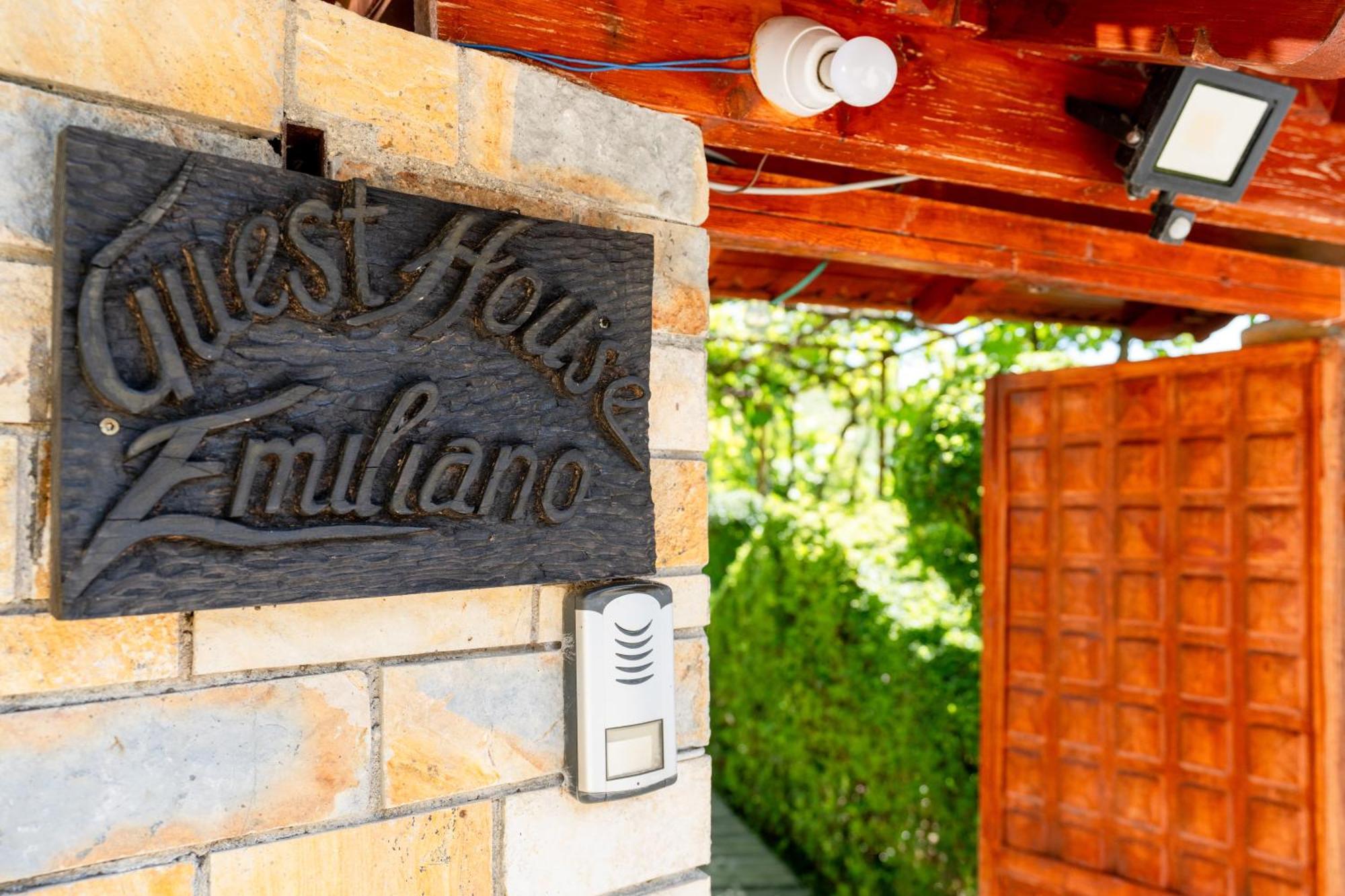 Guesthouse Emiljano 베라트 외부 사진