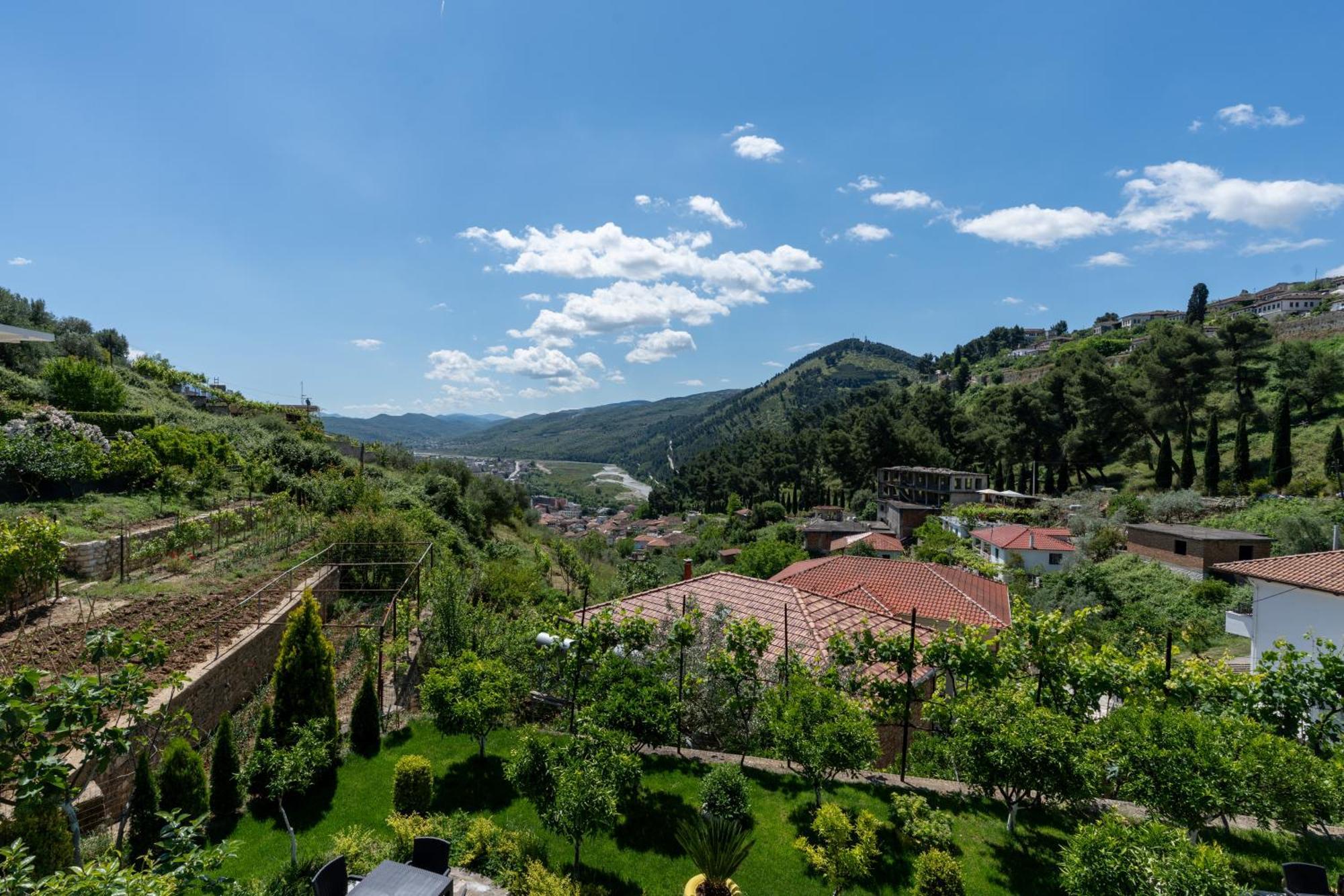 Guesthouse Emiljano 베라트 외부 사진