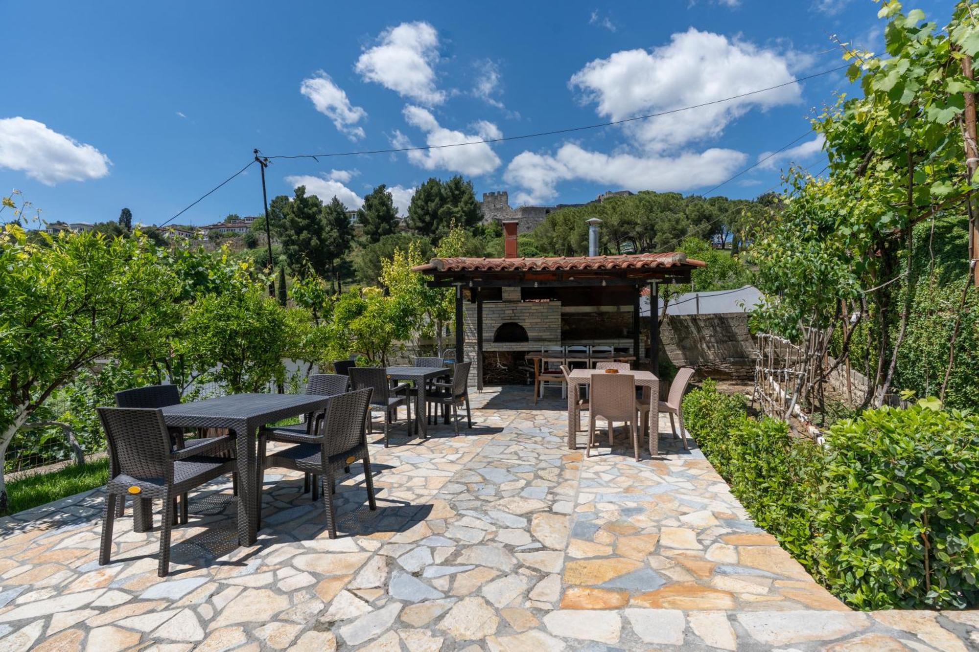Guesthouse Emiljano 베라트 외부 사진